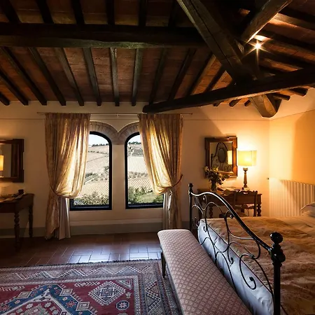 Le Suites Di Castello Di Ama Resort